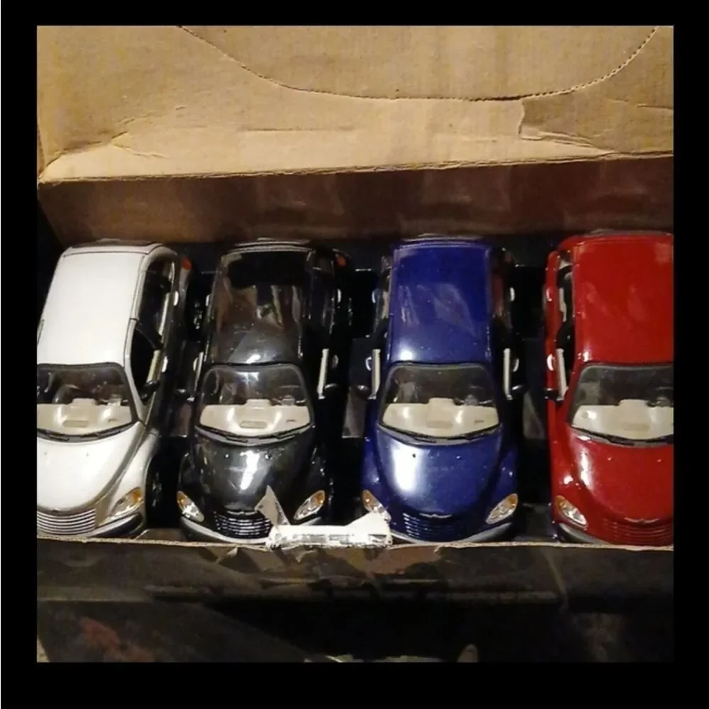 🤠2001 CHRYSLER PT CRUISER DIE CAST 1:24 SCALE BURGANDY (DARK RED) CAR